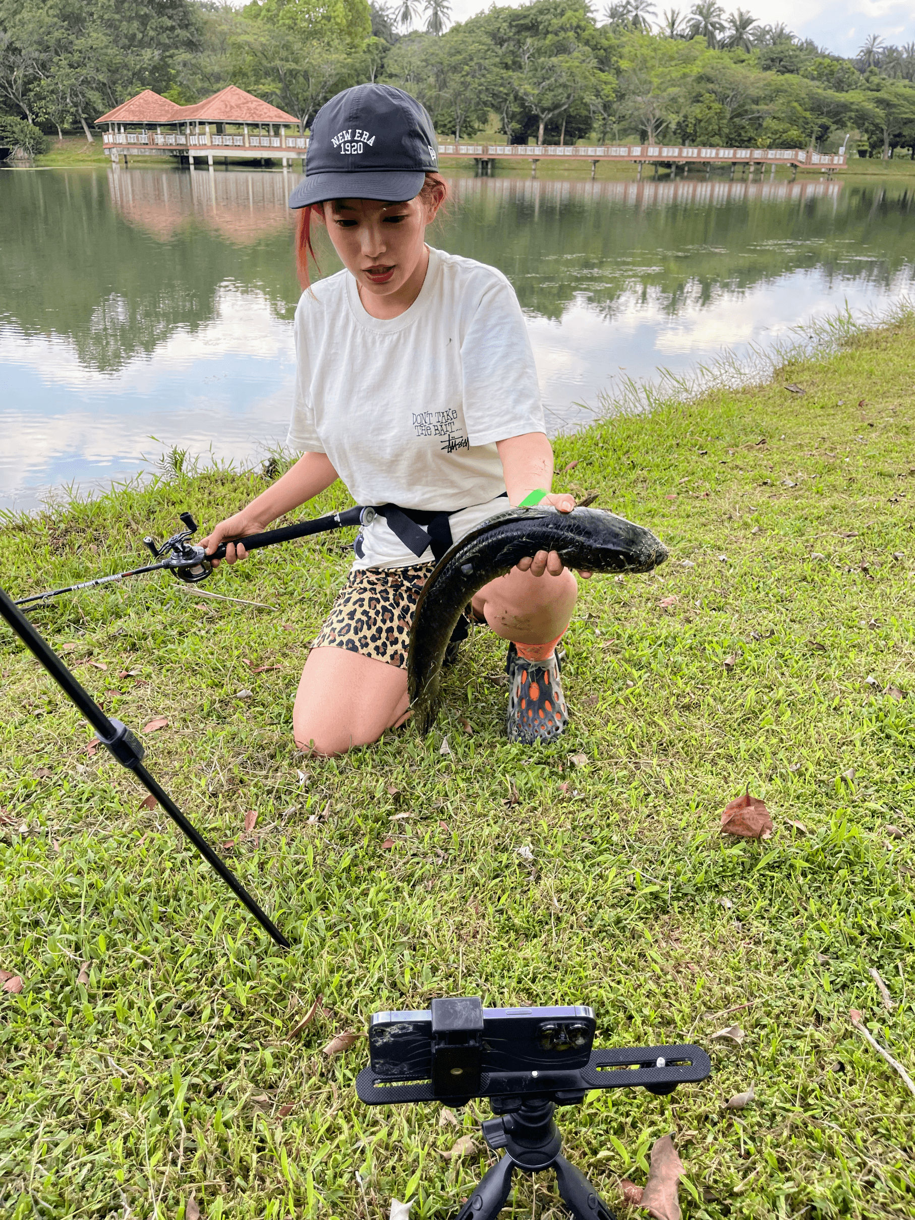 Marucos IRL Stream in Putrajaya Wetland, to keep her fans updated!